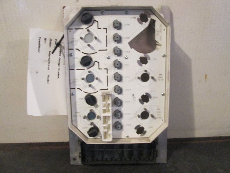 2004 International i-Series Gauge Panel (716-10011)
