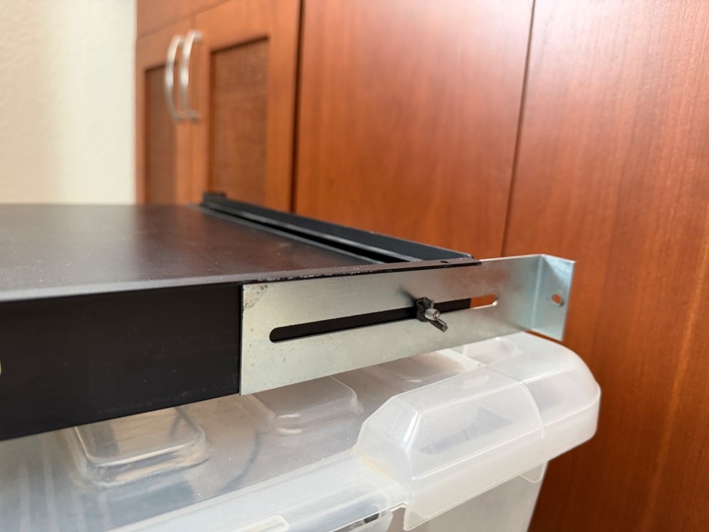 Middle Atlantic 1U pull-out Rack shelf