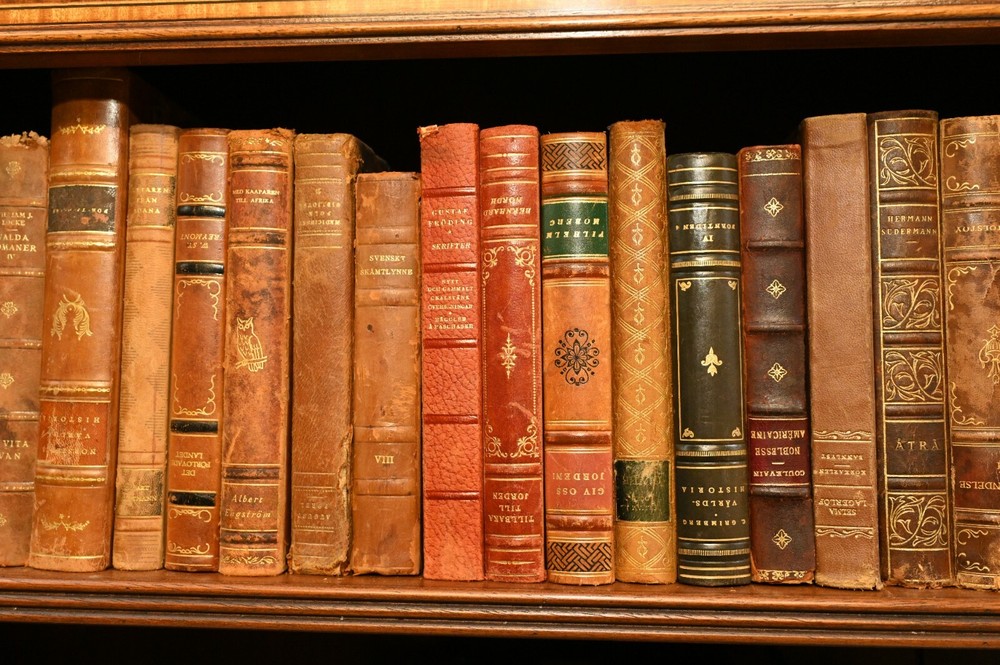 Walnut Open Bookcase - Sheraton Regency Bookcases Open Front