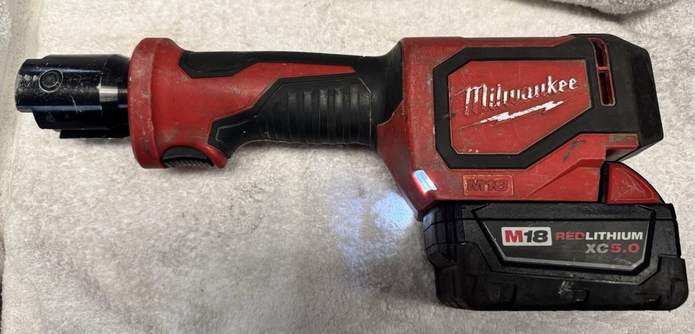 Milwaukee Short Throw Press Tool (2674-20)