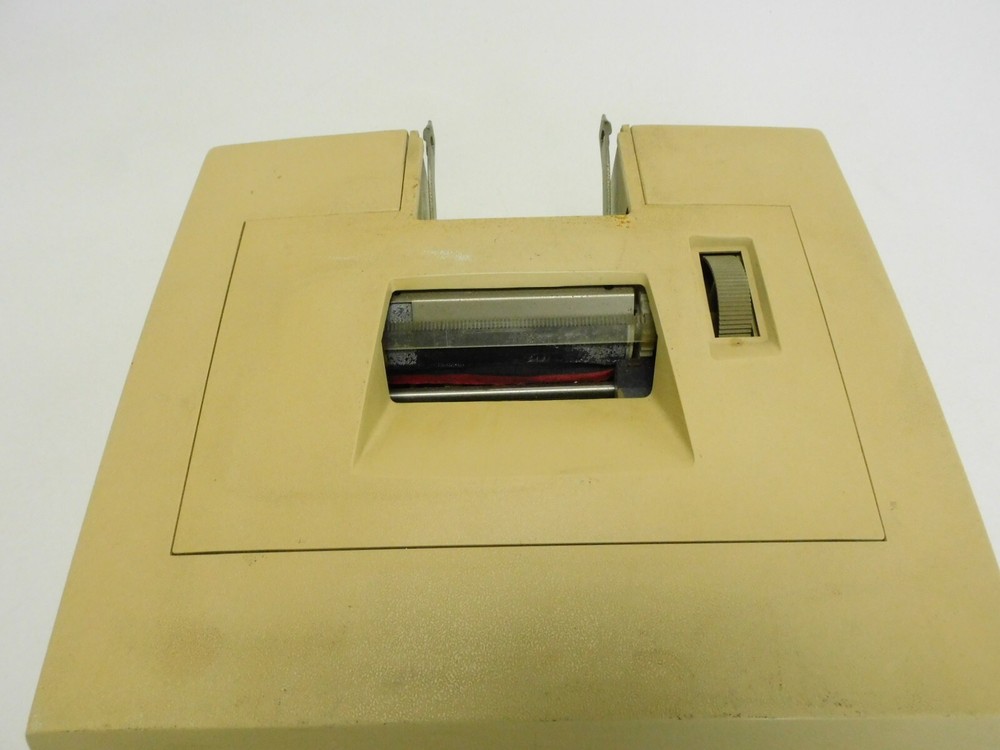 Rare 1973 Victor 1900 Vintage Calculator Adding Machine. Model 19-4461A