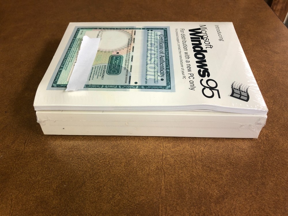 Microsoft Windows 95 Manual with Certificate of Authenticity
