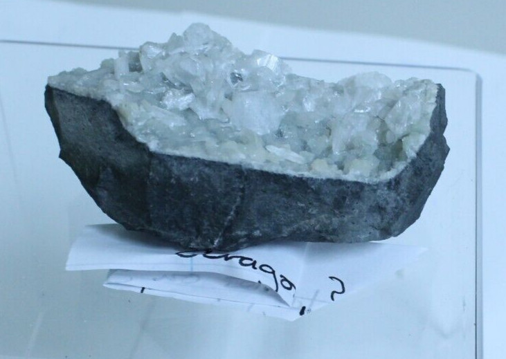 ARAGONITE ON GREY MATRIX