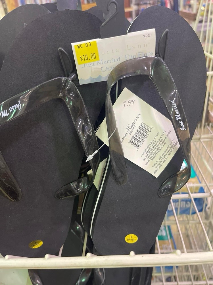 Just Married Flip Flops.  ( Medium ) 11-12 Size.   Honeymoon Fun.