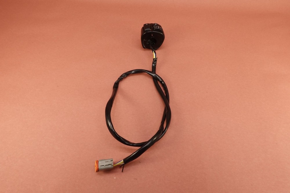 2000-2006 Harley Davidson FLHT Electra Glide LEFT HANDLEBAR SWITCH TURN SIGNAL