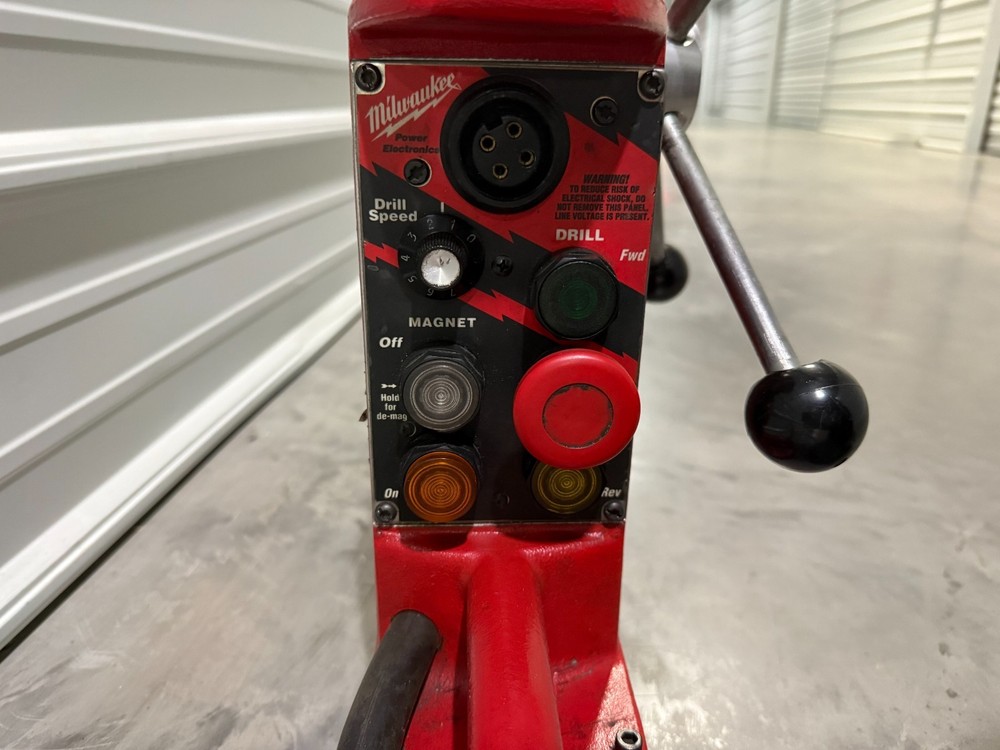Milwaukee 4202 Heavy Duty Electromagnetic Drill Press Base