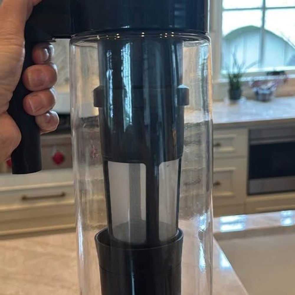 Takeya tea and cold brew coffee maker pitcher Flash Chill