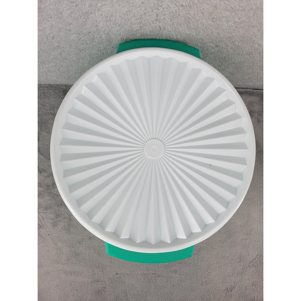 Tupperware Green Mixing Bowl with White Lid 10" x 5"