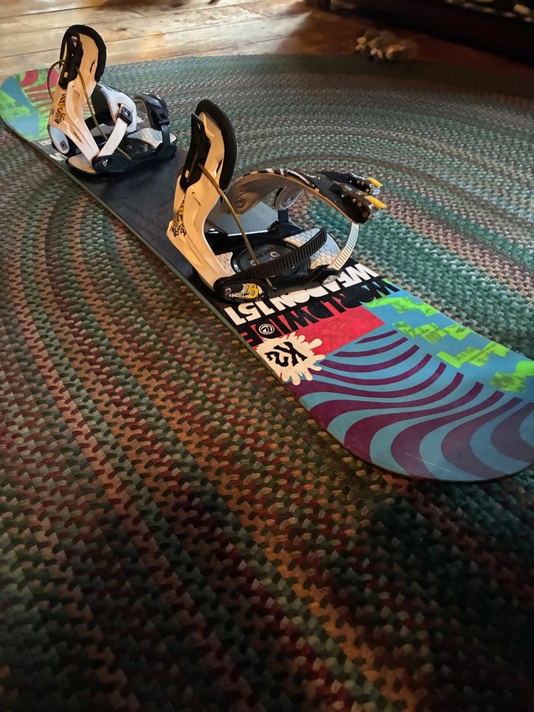 K2 world wide weapon 151cm snowboard w/ flow five bindings