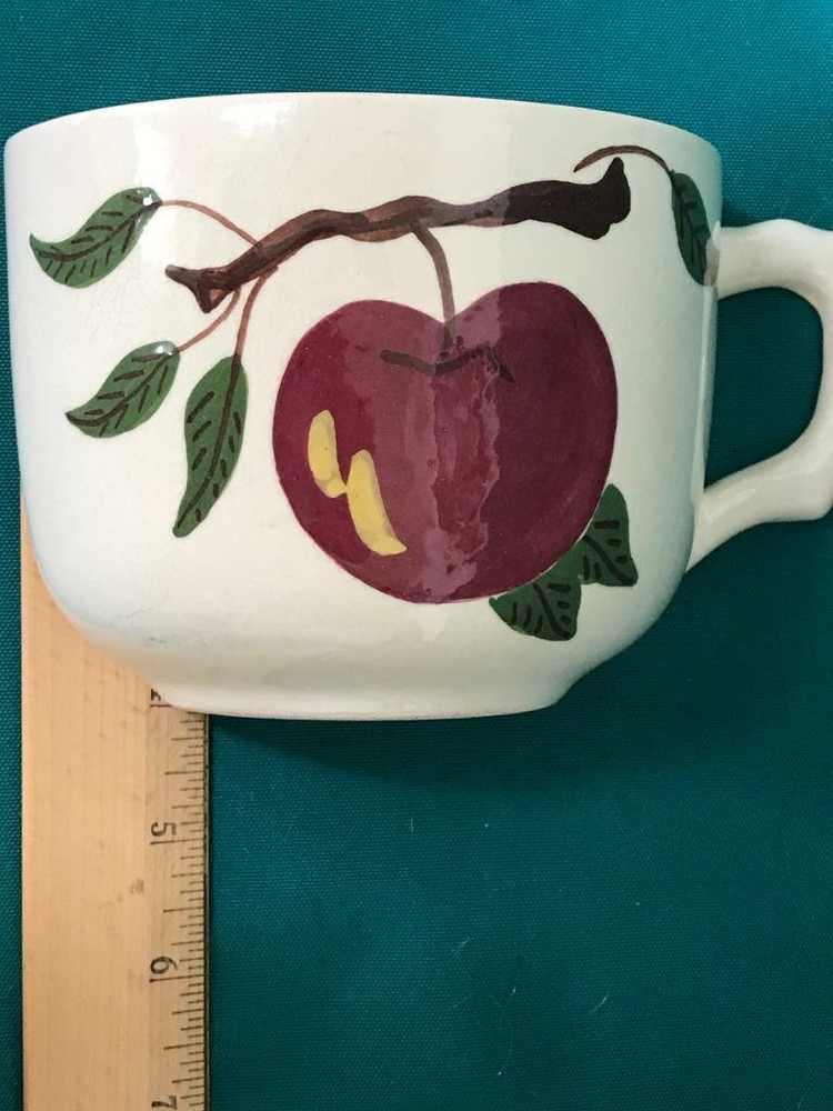 Vintage Coffee Cup Wall Pocket ~ Apple Design ~ Nancy Lee Davis Ca. Pottery