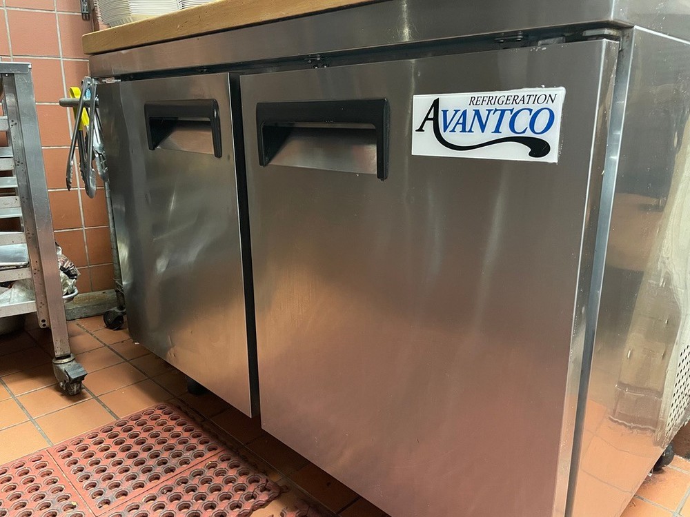 Avantco 36" Worktop Refrigerator with 3 1/2" Backsplash
