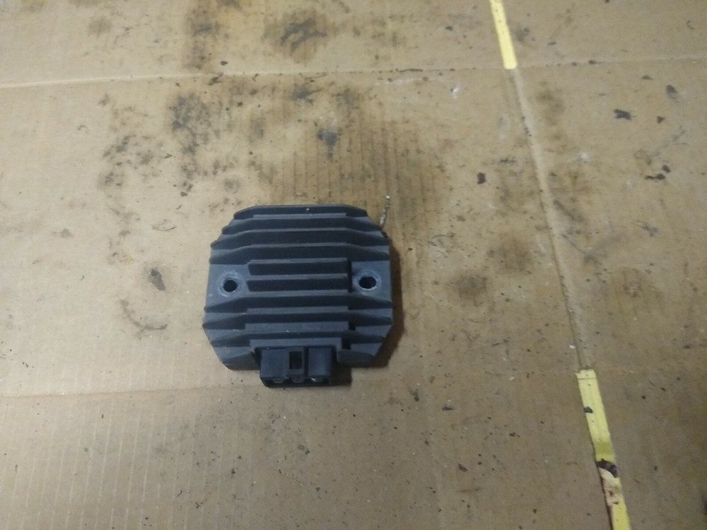 2002 yamaha sxr 600 voltage regulator