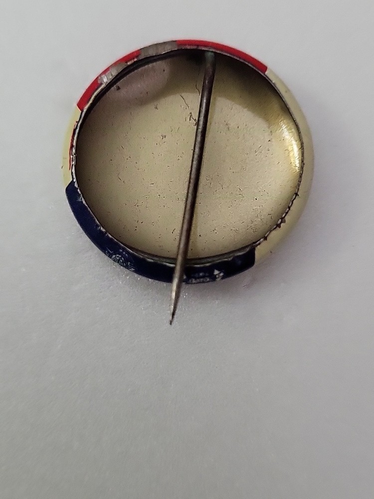 Small Pin/button Nixon Nimitz