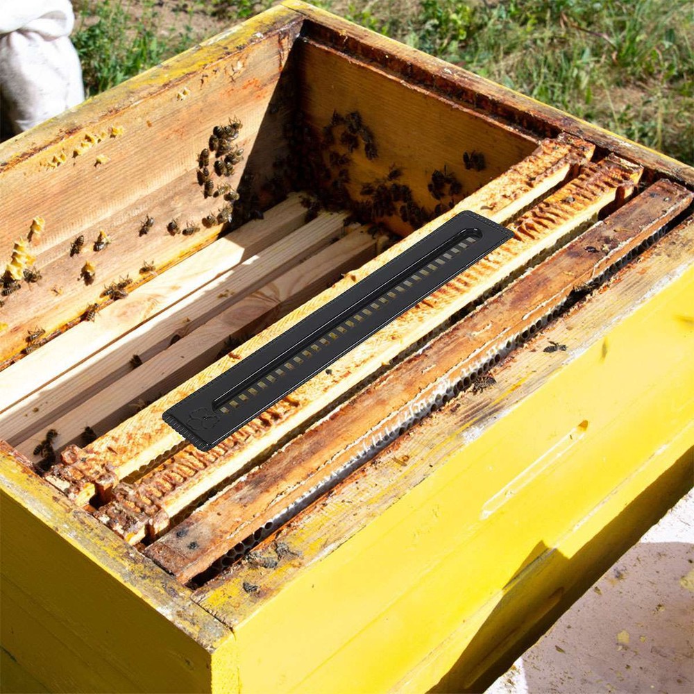 20Pcs Plastic Small Bee Hive Beetle Blaster Beehive Beetle Trap Beekeeping Tools