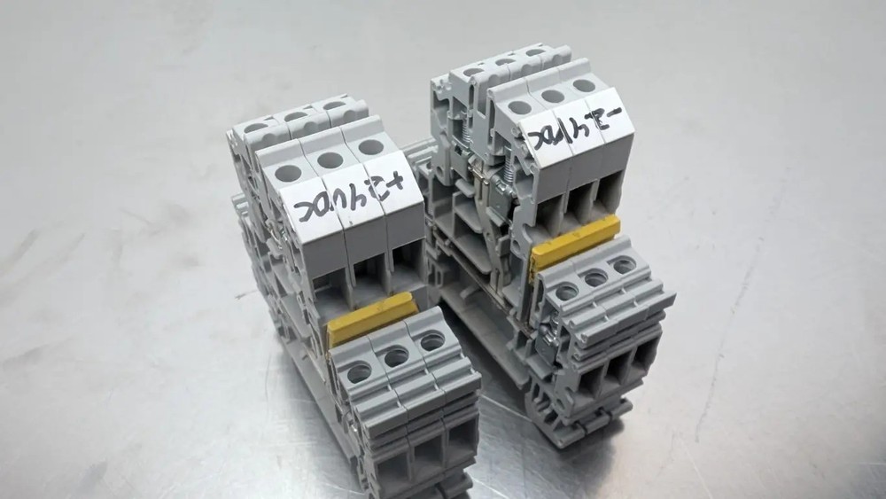 6 Pack Allen-Bradley 1492-JD4C Terminal Block