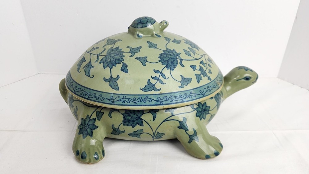 Bombay Turtle Shaped Porcelain Box - Green