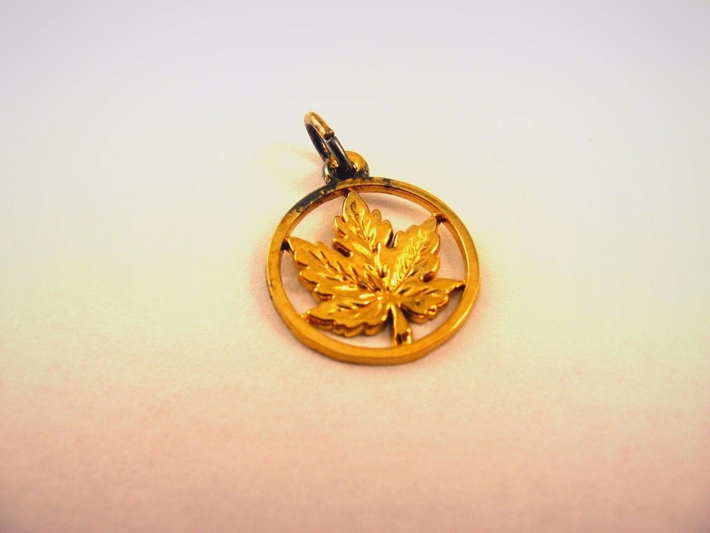 Vintage Maple Leaf Small Pendant (Obvious Wear)