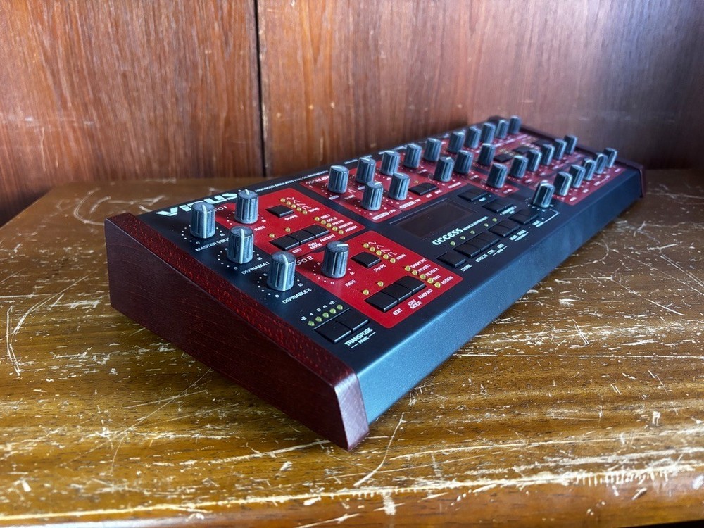 Access Virus B Desktop Digital Synthesizer w/ power supply