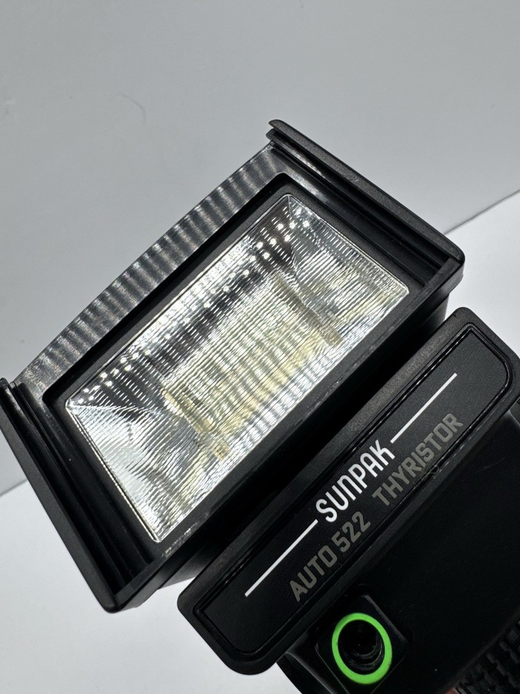 Sunpack Auto 522 Thyristor Handle Mount Camera Flash With Bracket Vintage