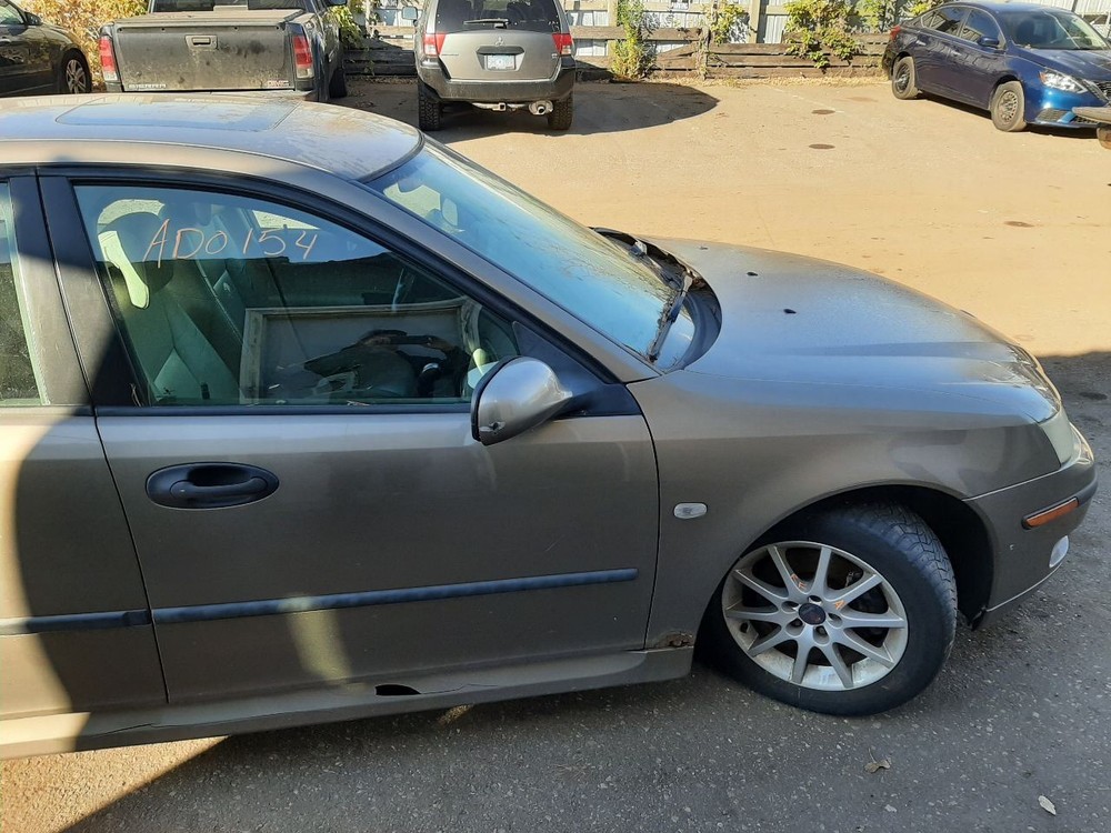 9-3 2004 High Mounted Stop Light 1068772