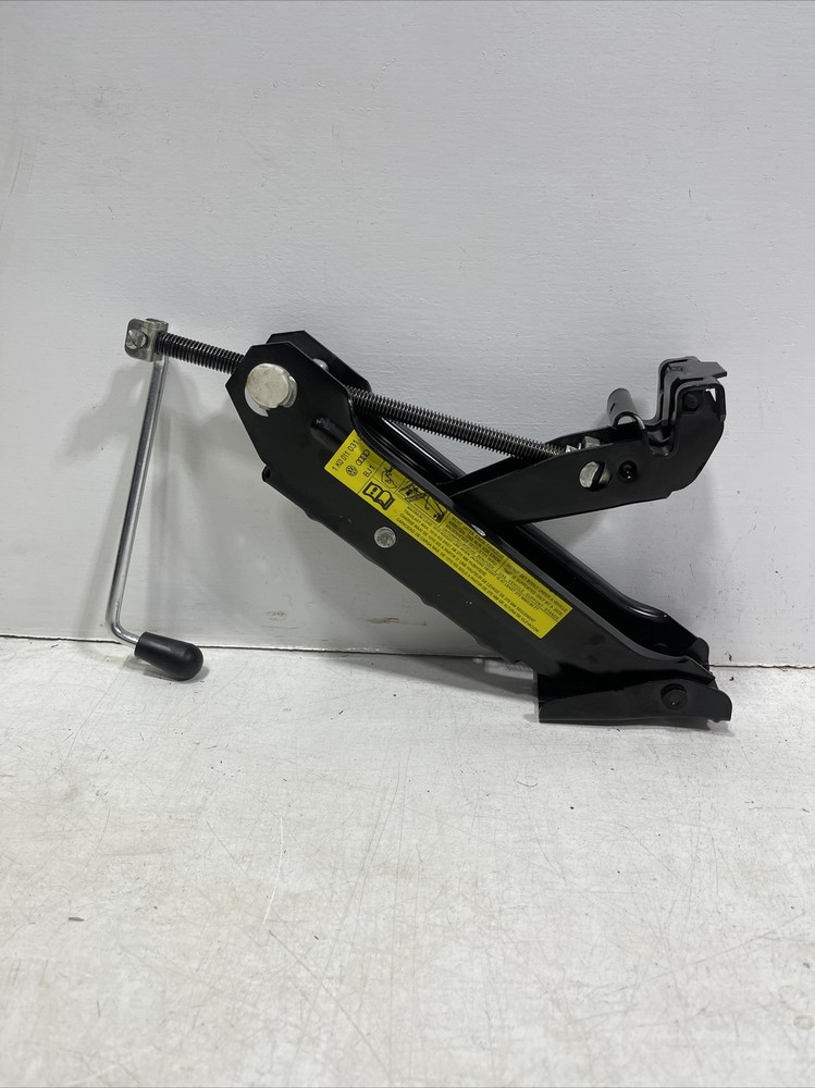 2009 2010 2011 VW EOS - JACK / TOOL KIT 1K0011031J