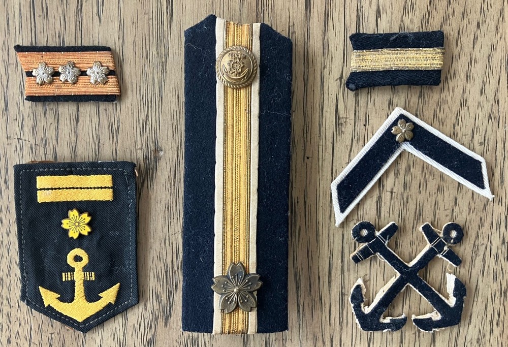 NAVY INSIGNIA LOT