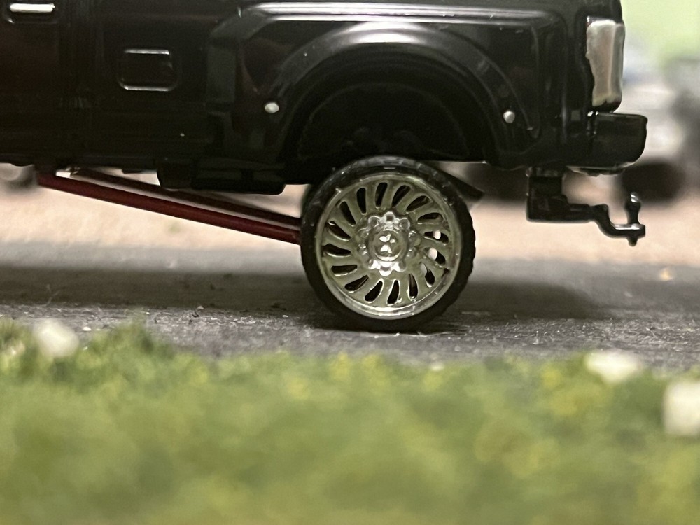 1/64 26” Dually Wheels V10
