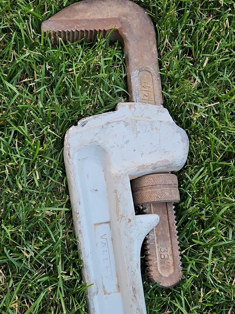 Valley 36" Aluminum Pipe Wrench Rust Proof, Reduced Weight