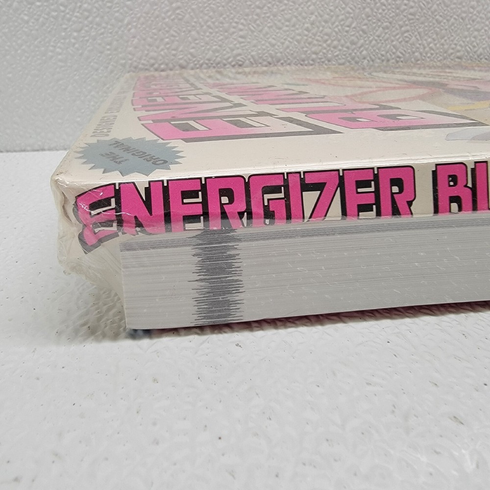 Vintage Windows Energizer Bunny Screensaver Software & Hate Wordperfect 6 Book