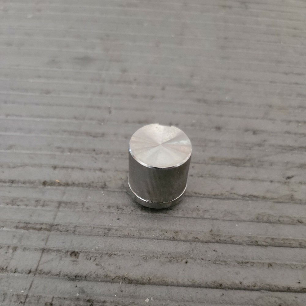 Aiwa M200 Cassette Deck Output Level Knob