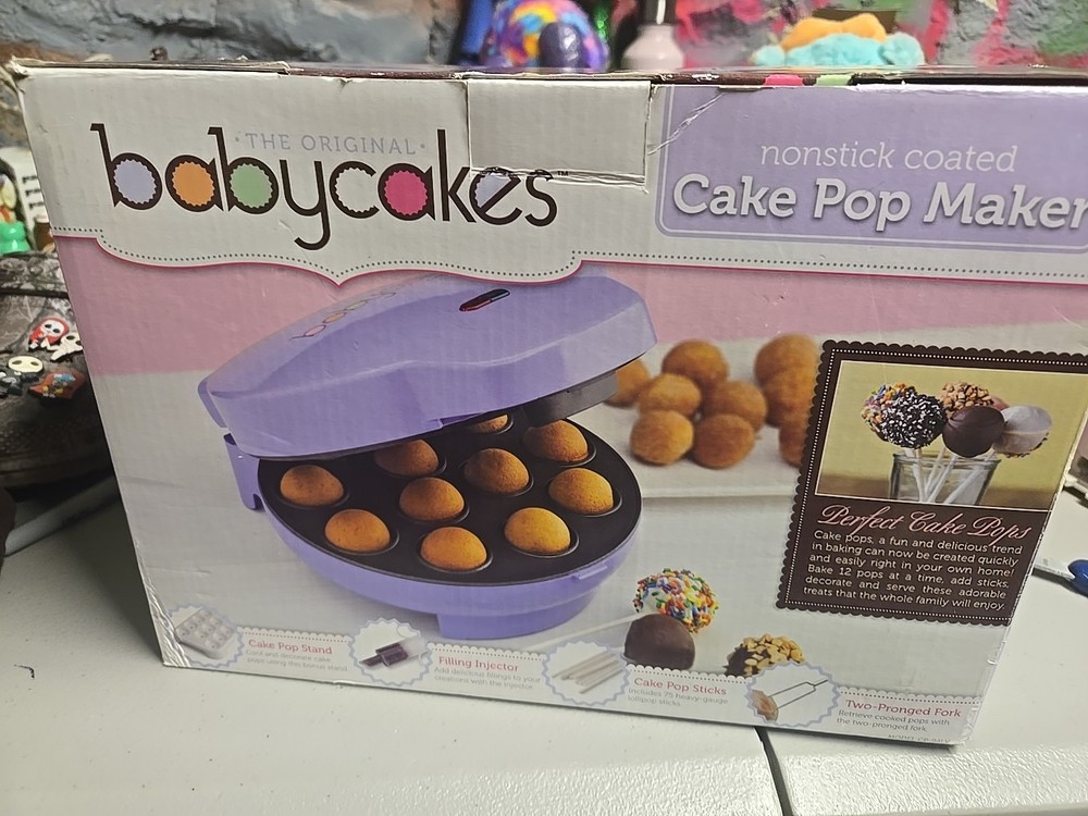 Babycakes Cake Pop Maker / Donut Maker