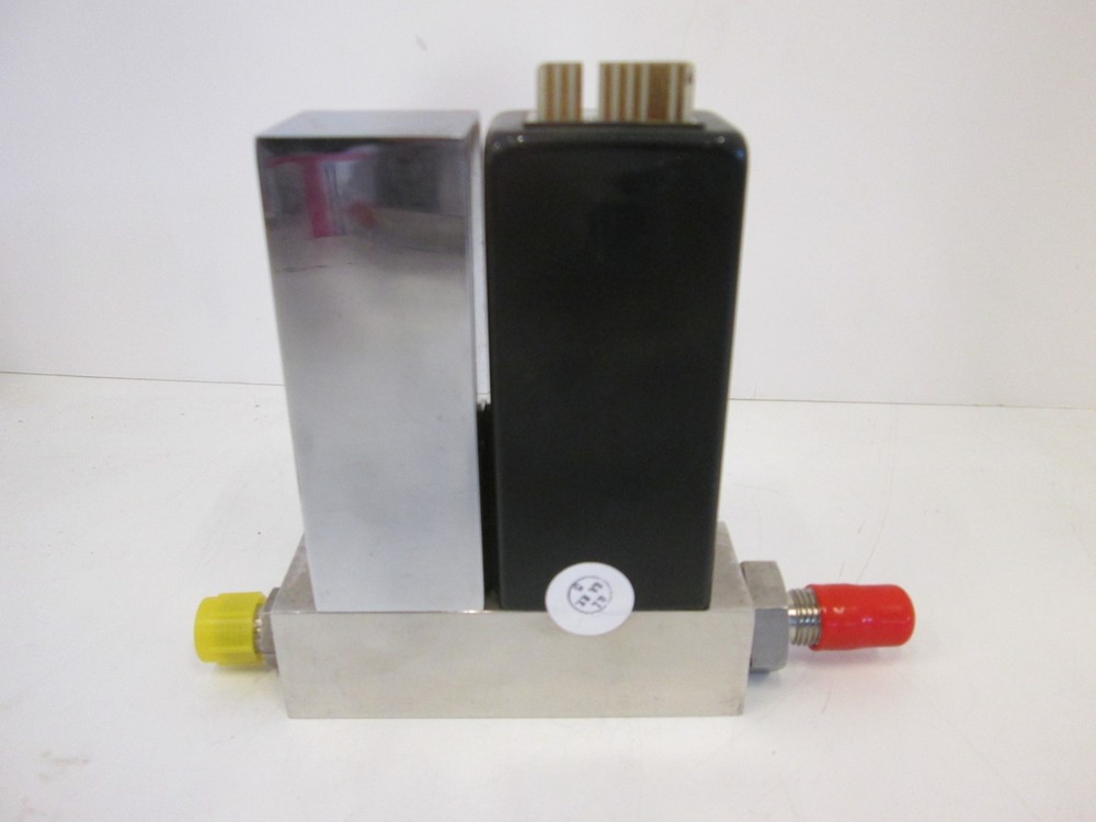 Unit Instruments, UFC-2000, Mass Flow Controller, 20 SLM, H2, Used