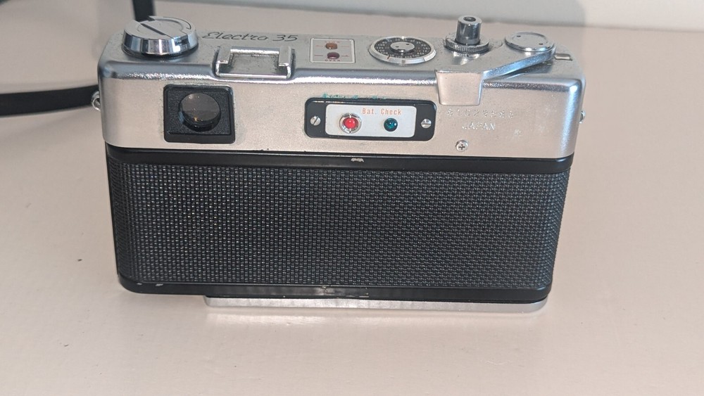 Yashica GS Electra 35 Vintage 35mm Camera Untested
