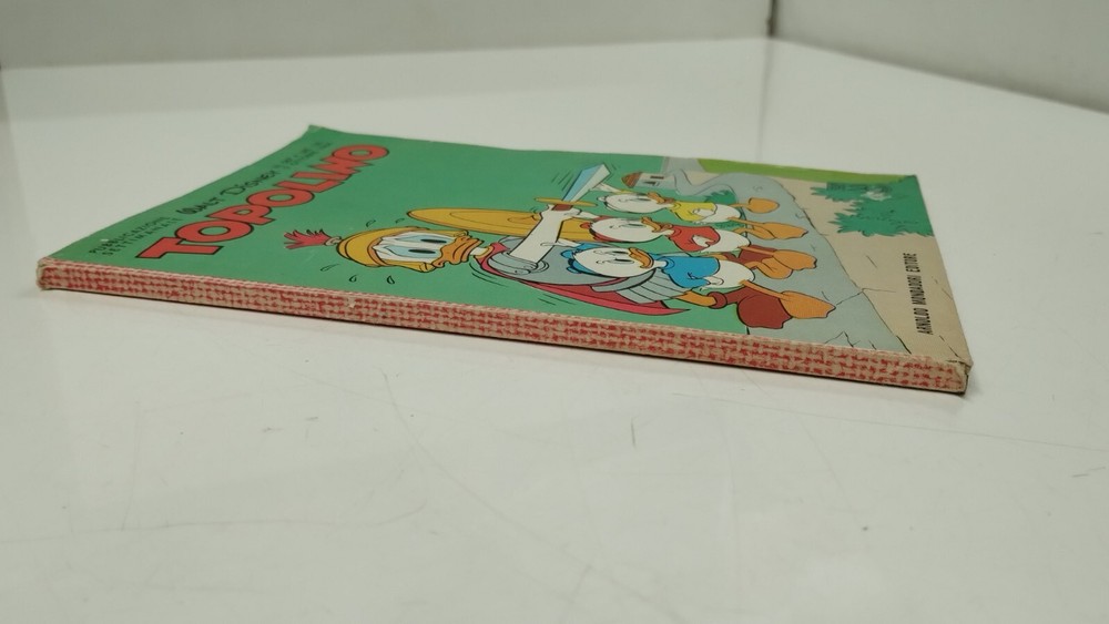 MICKEY MOUSE BOOKLET N 567 WITH BADGE - 1966 READ