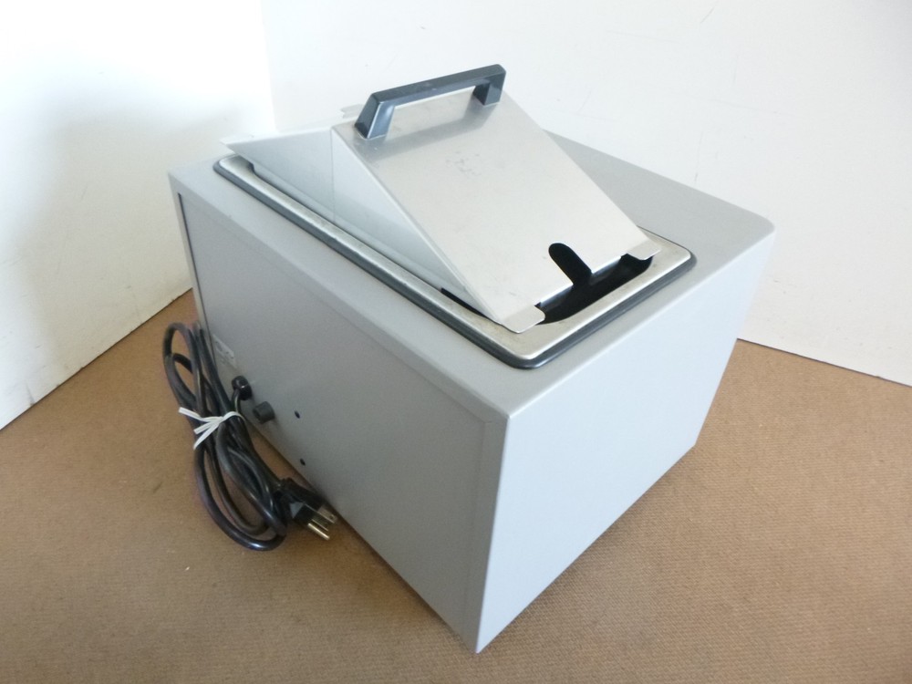 VWR Scientific Model 1225 Digital Water Bath