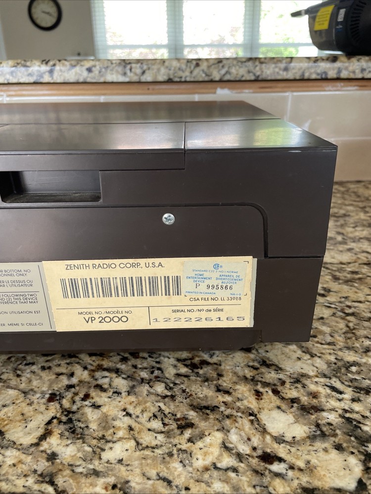 Zenith Stereo Video Disc Player Model VP2000- Powers On, No Further Testing