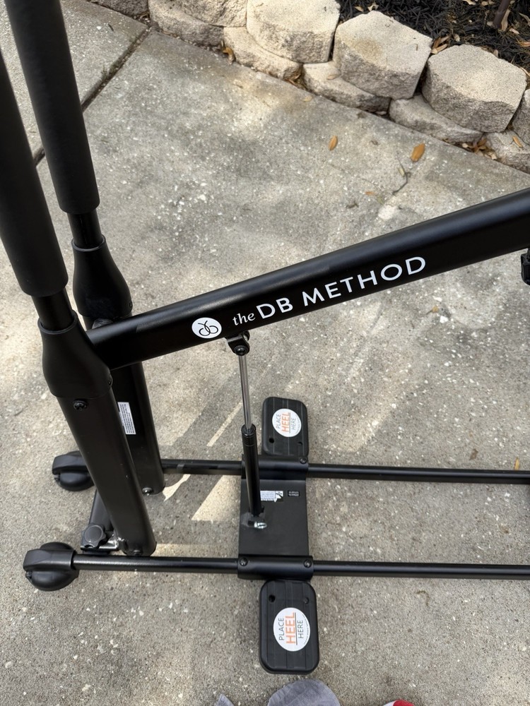 NICE! The DB Method Squat Workout Exercise Machine
