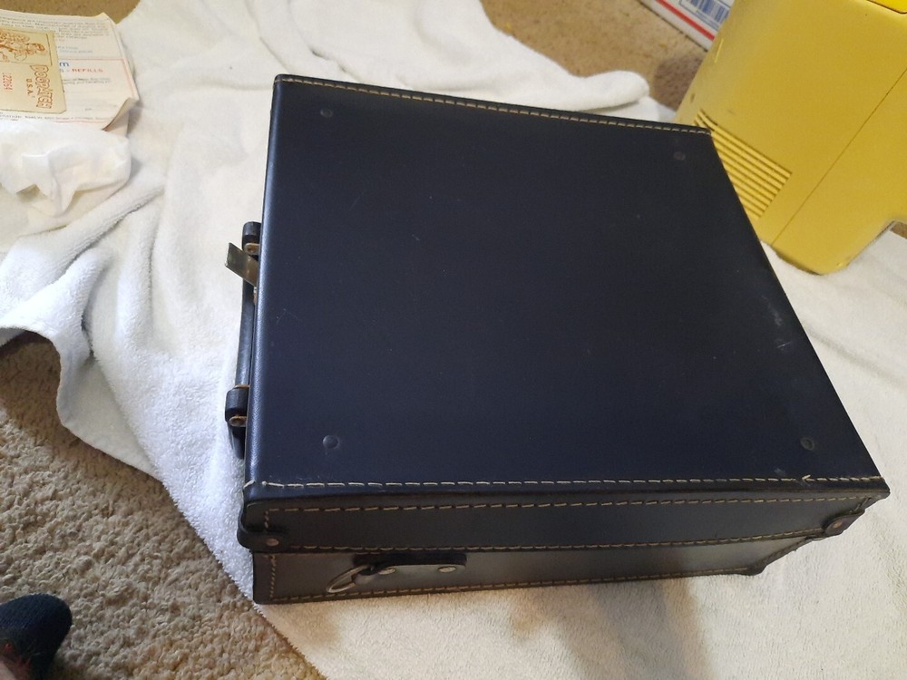 Vintage Polaroid Automatic 250 Land Camera with Case, Flash, Bulbs, Instructions