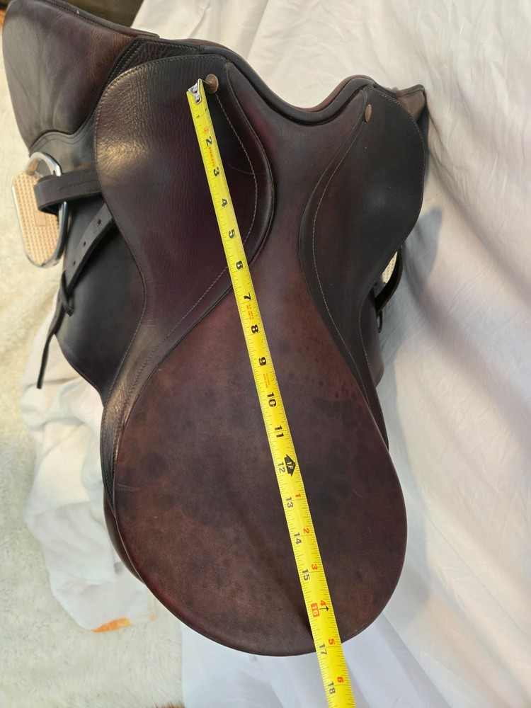 Bates Caprilli 17" CC jump saddle CAIR system adjustable tree Easy Change gullet