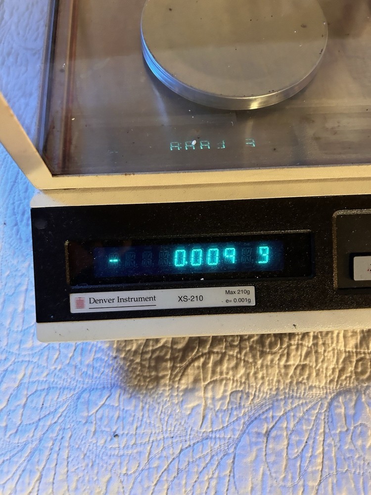 Denver Instrument analytical scale XS-210