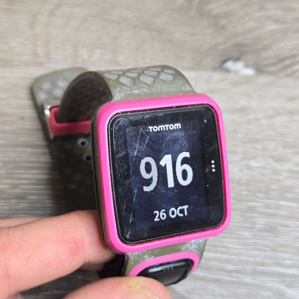 TomTom GPS SmartWatch TomTom Runner 8RS00 Multi-Function + Dock Tested Pink