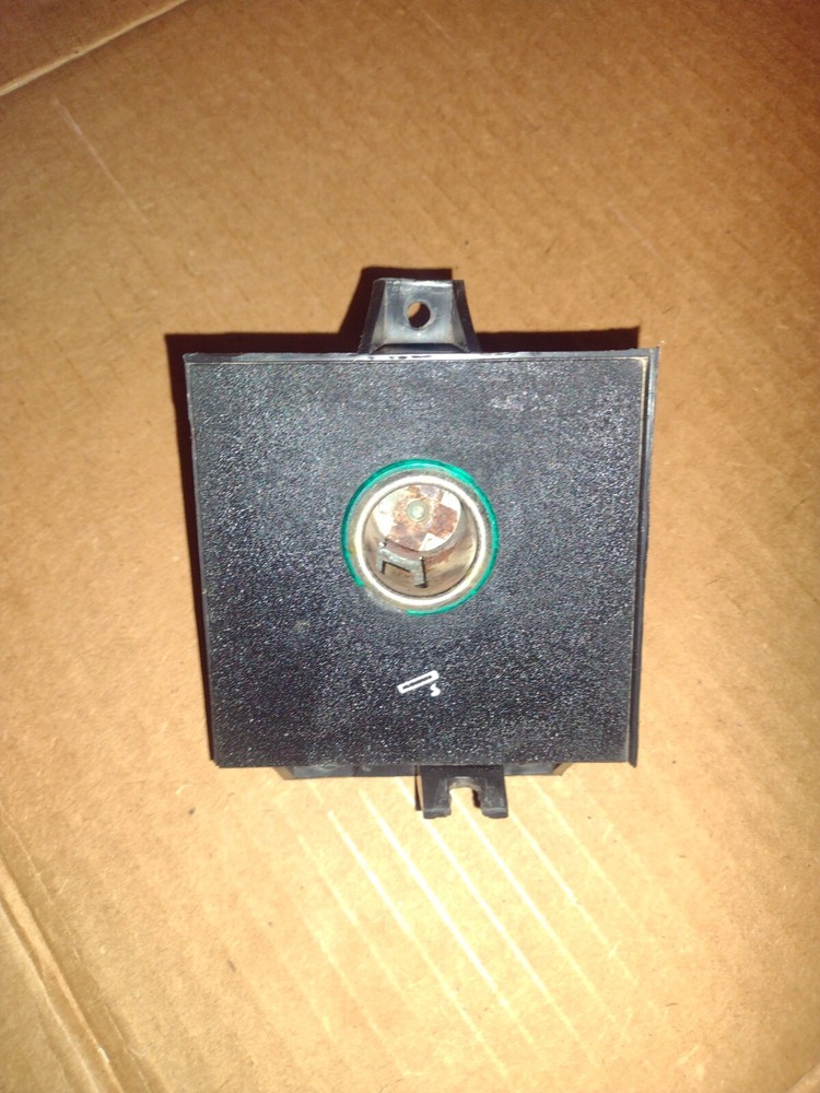 84-96  Jeep Cherokee XJ Dash Cigarette Lighter Power Source Bracket OEM