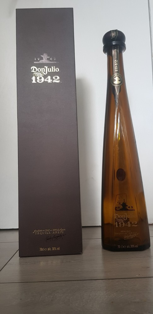 Don Julio 1942 Anejo Tequila 700ml (empty bottle) with Presentation Box