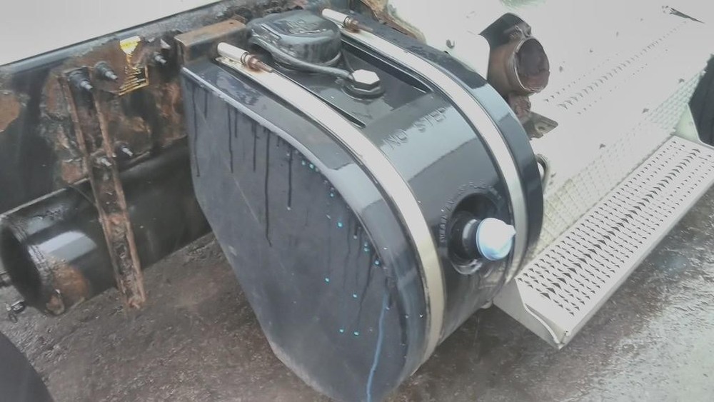 Replaces 2014 PETERBILT 382 DEF TANK ,  OH