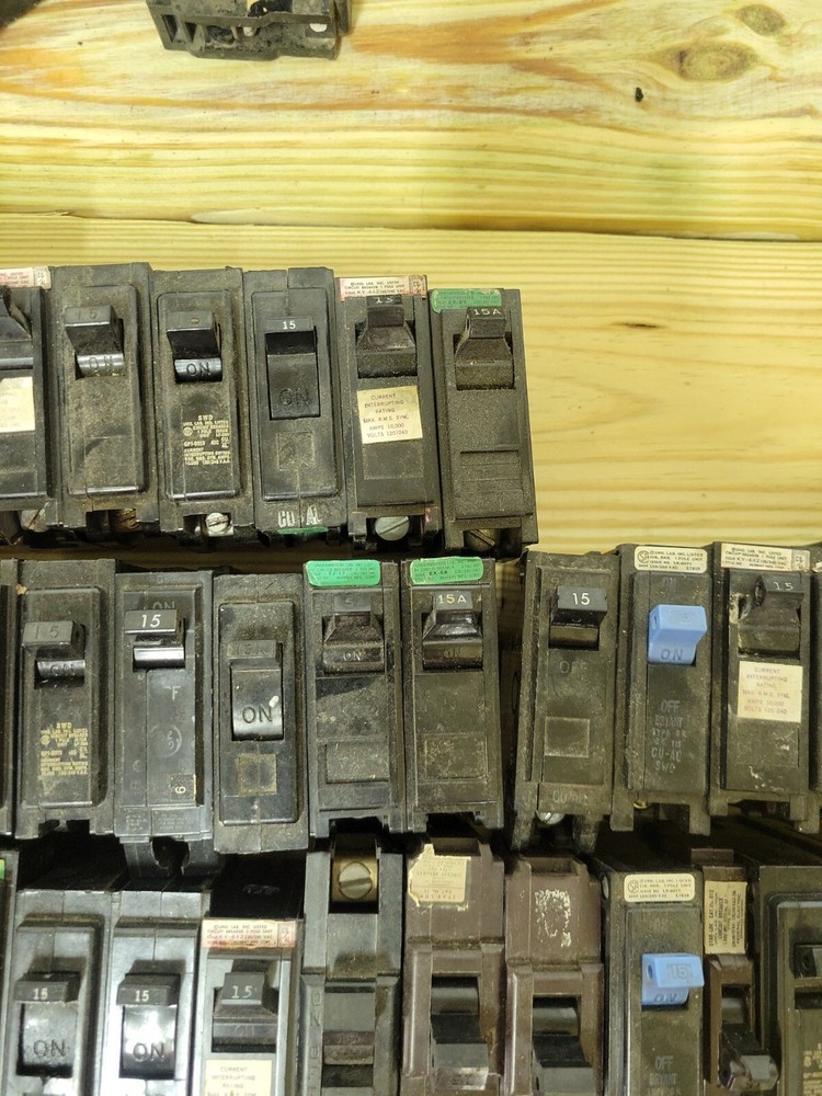 Miscellaneous 15AMP SINGLE POLE Breakers *Lot of 50*