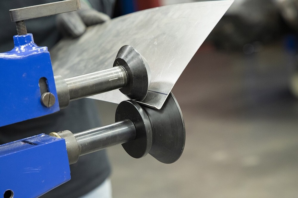 Eastwood Motorized Bead Roller Hem Roll Set Step 1