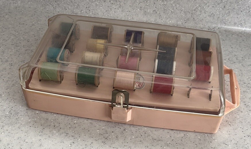 Vtg 60s MCM Portable Plastic Sewing Storage Box~William Thomas & Sons~READ