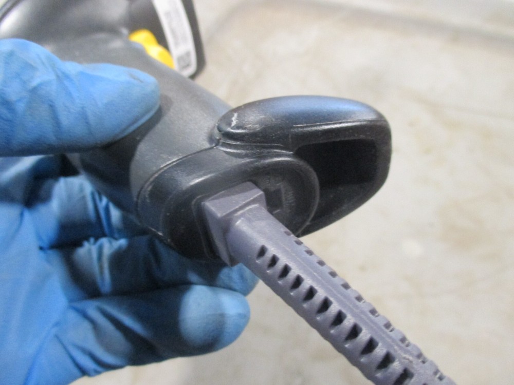 Symbol Handheld 2D Omnidirectional Barcode Scanner Imager w/ USB Cable DS4208-SR