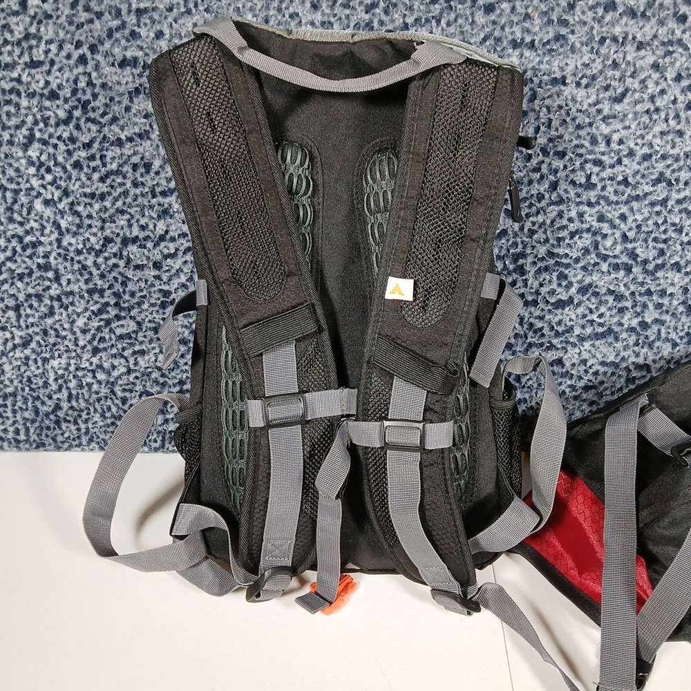 Teton Sports Hydration Pack & Attachment Rainfly for Model Fox5200 Backpack NEW