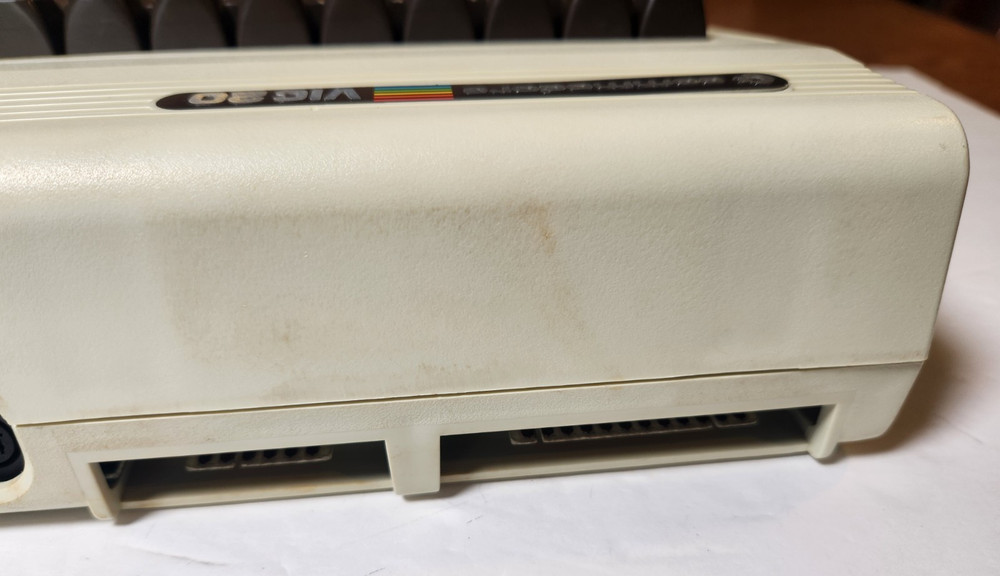 Vintage Commodore Vic 20 Computer Tested Powers New Capacitors